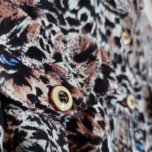 Leopard Button Up Top - Picture 8 of 11